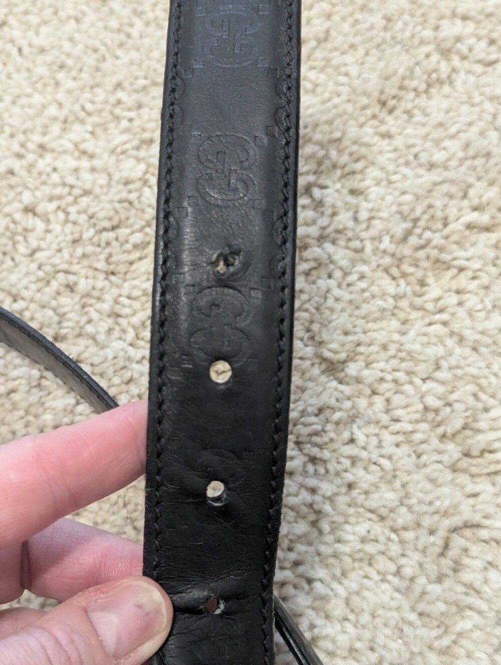 Gucci Black Leather Embossed Interlocking G Belt with Gold Buckle - Picture 5 of 7